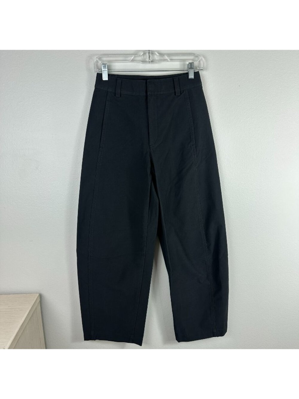 Uniqlo Black Barrel Pants 26" High Rise Minimalist Contemporary Business Casual